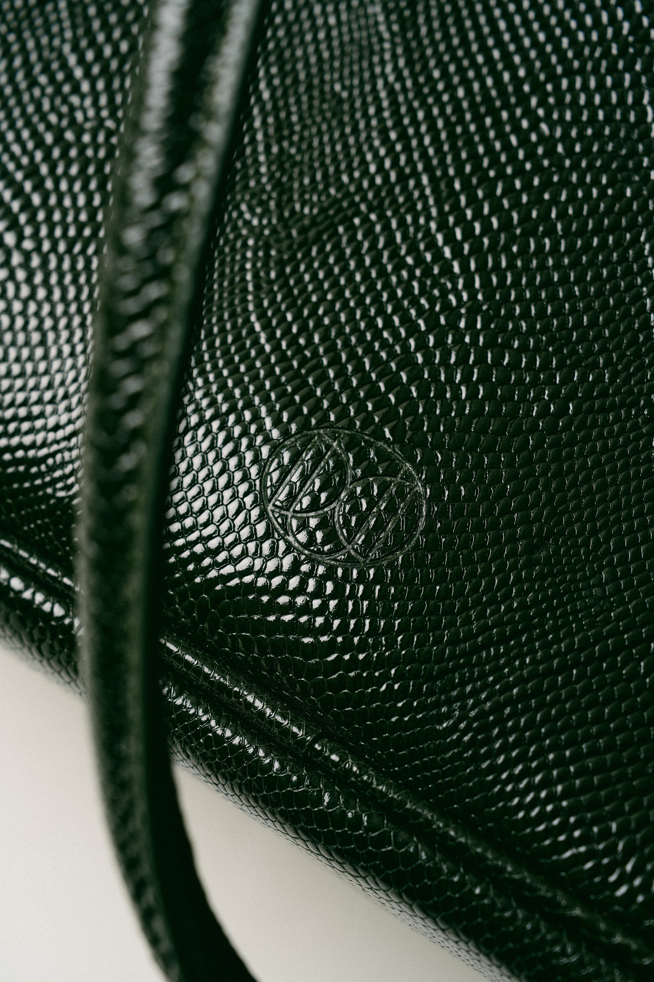 Du'MO textured leather bag — Texture Drop collection
